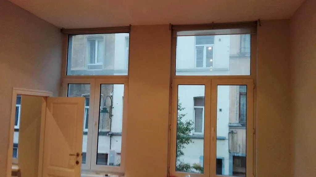 Central Yellow Apartment Brüssel