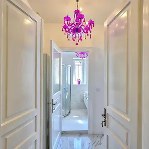 Collins Amethyst Center Apartment Pula