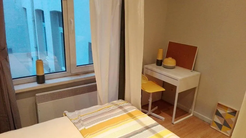Central Yellow Apartment Bruxelles